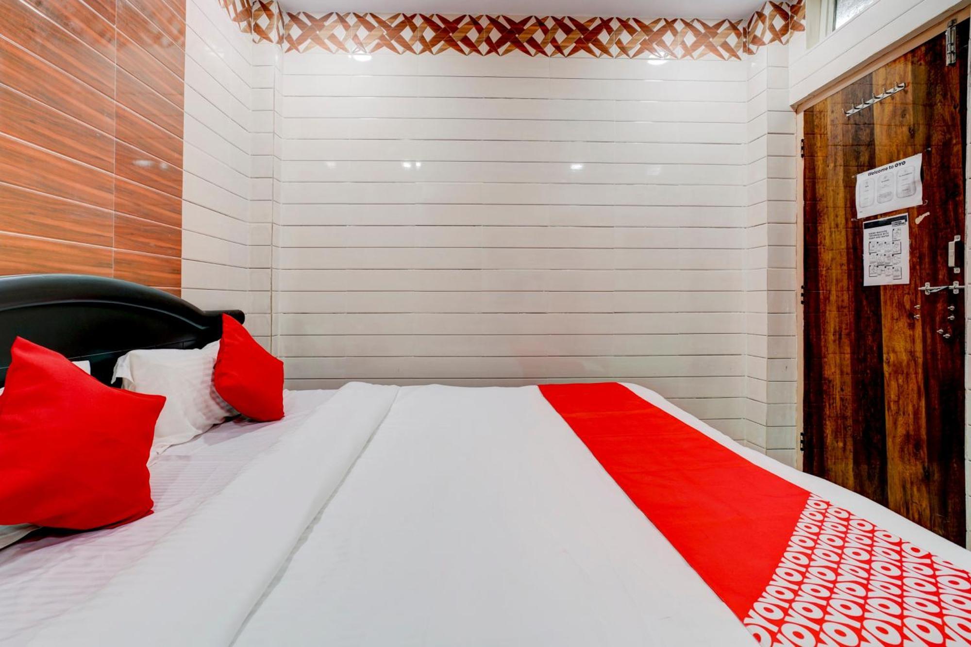 Hotel O Aroma Classic Near Nampally Main Railway Station Hyderabad Exterior foto