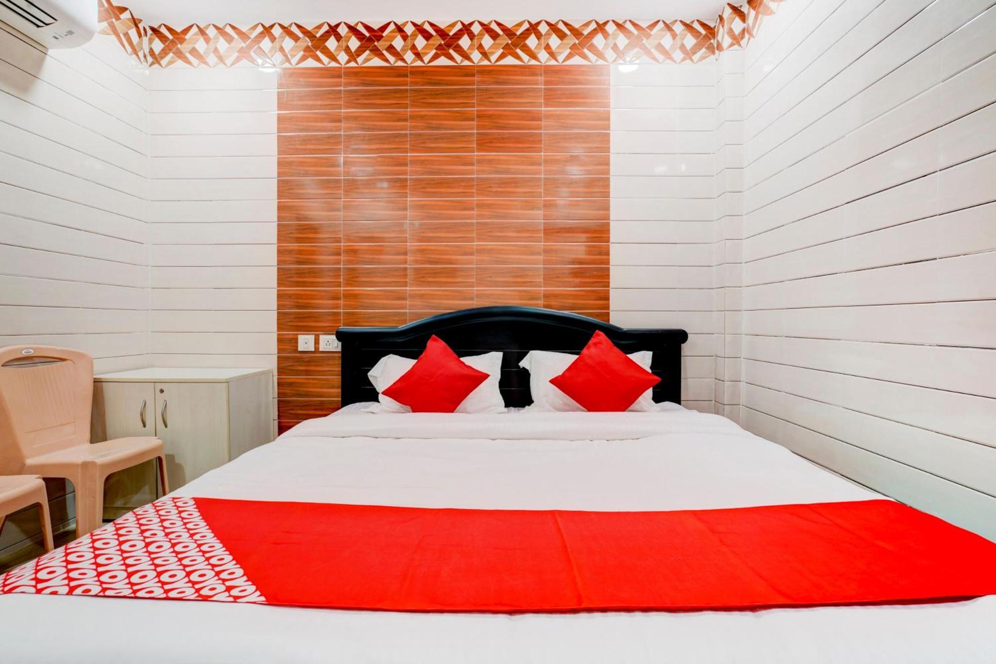 Hotel O Aroma Classic Near Nampally Main Railway Station Hyderabad Exterior foto