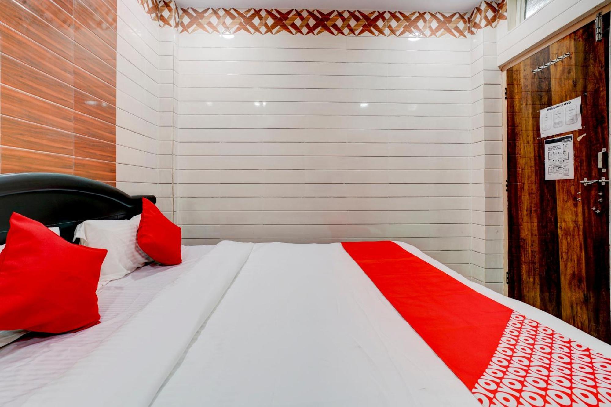 Hotel O Aroma Classic Near Nampally Main Railway Station Hyderabad Exterior foto